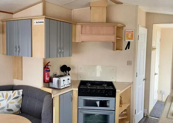 Dees Caravan Lettings Kingfisher Elm 453
