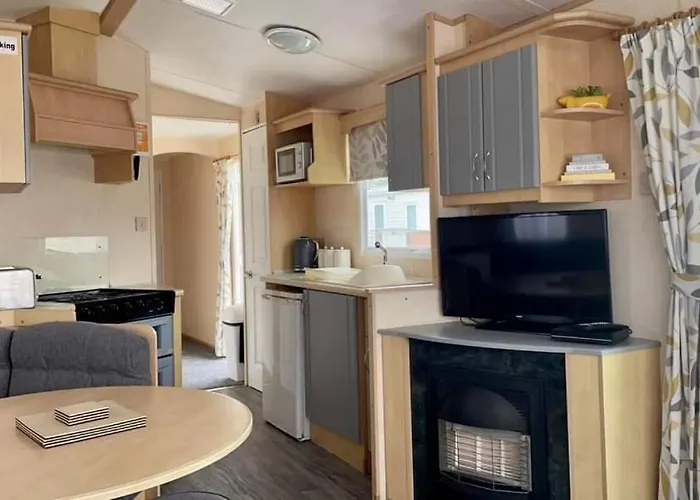 Dees Caravan Lettings Kingfisher Elm 453