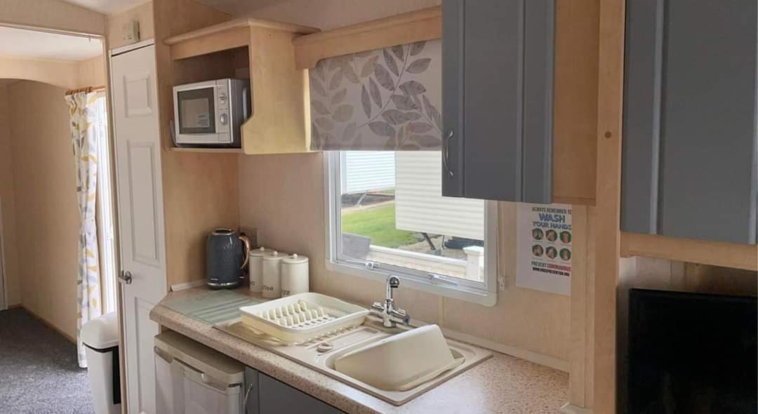 Dees Caravan Lettings Kingfisher Elm 453 Apartment *